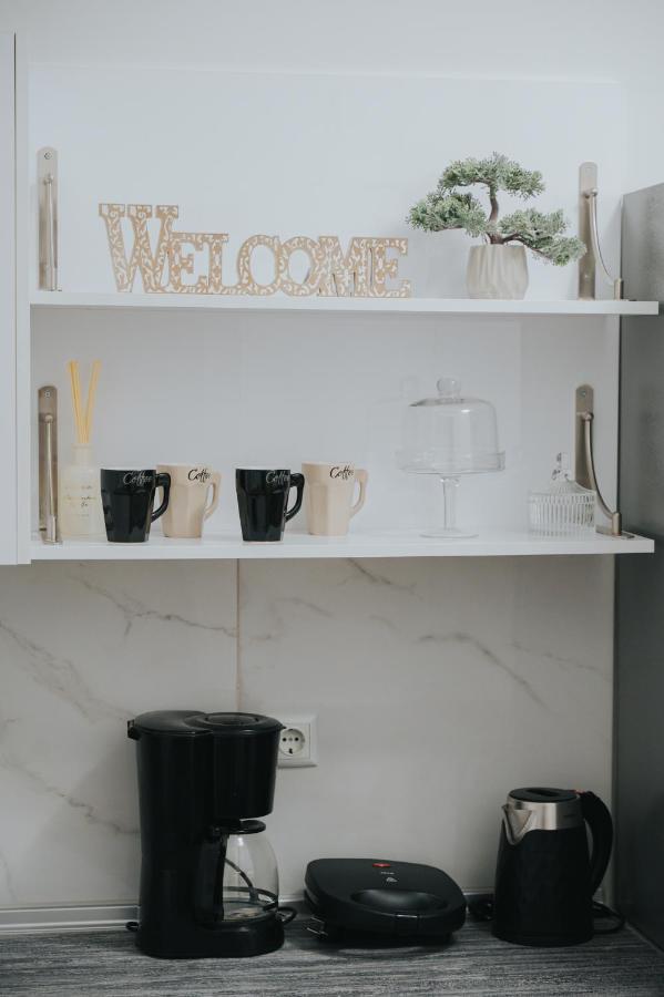 Comfy And Stylish Apartment Солун Екстериор снимка