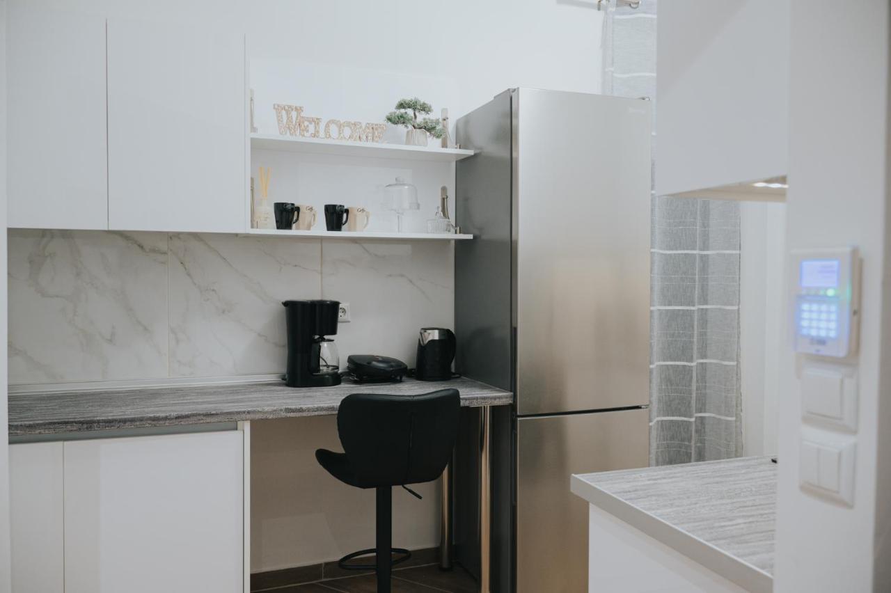 Comfy And Stylish Apartment Солун Екстериор снимка