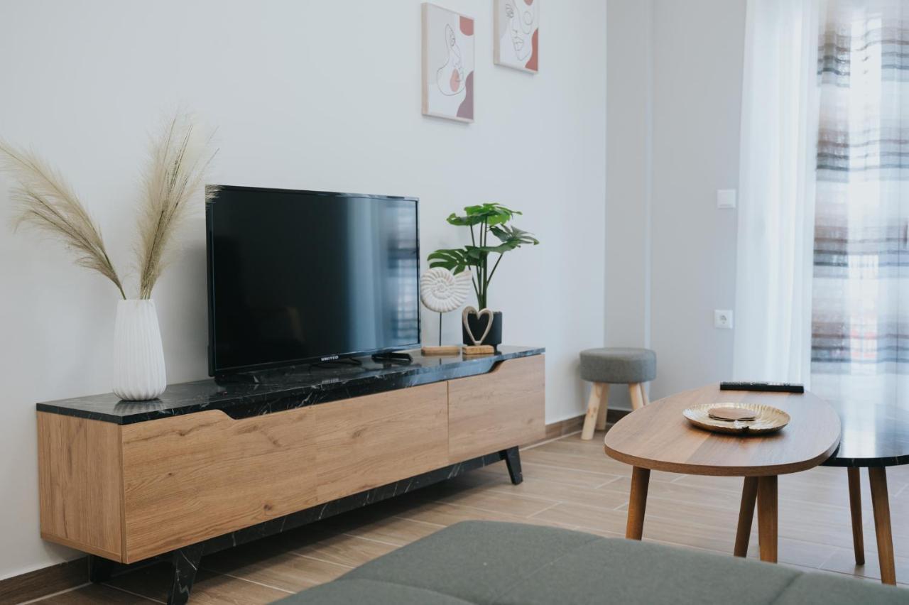 Comfy And Stylish Apartment Солун Екстериор снимка