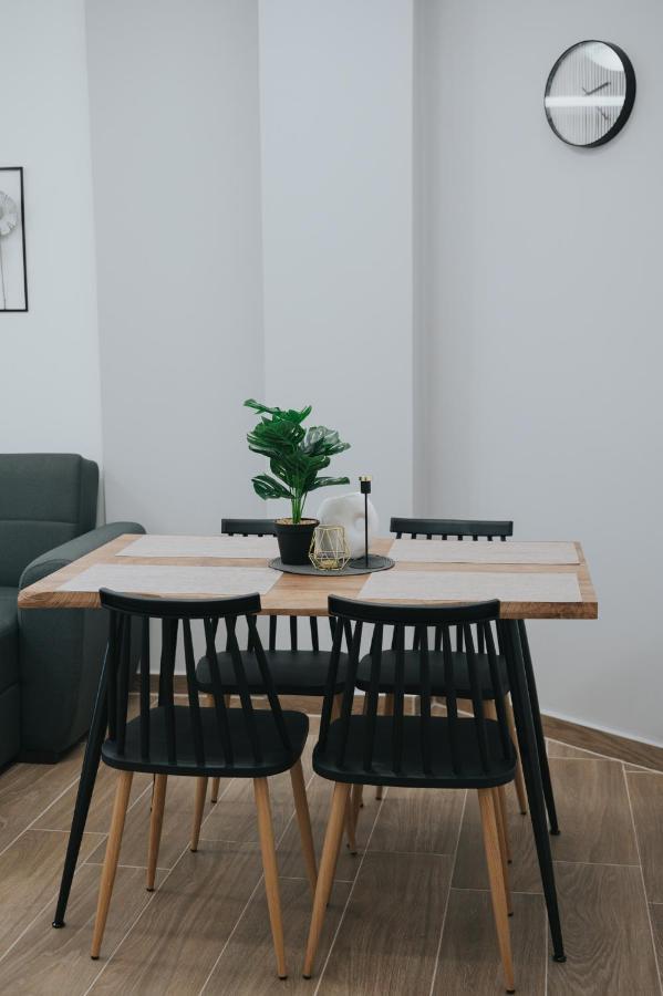 Comfy And Stylish Apartment Солун Екстериор снимка