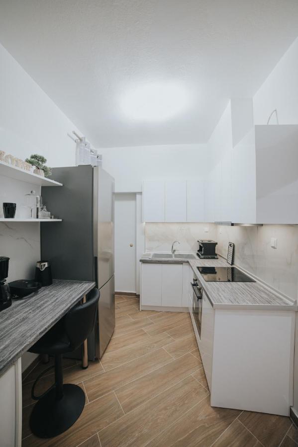 Comfy And Stylish Apartment Солун Екстериор снимка