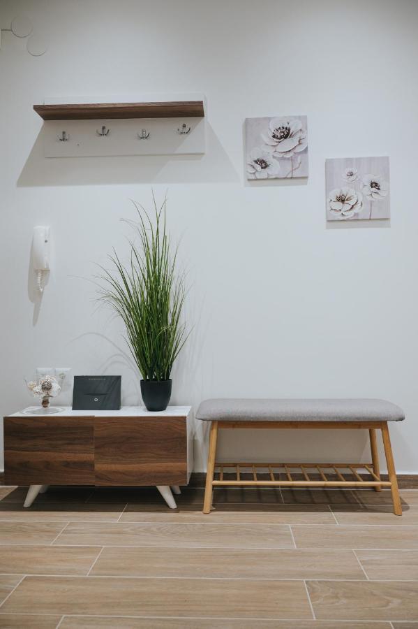 Comfy And Stylish Apartment Солун Екстериор снимка